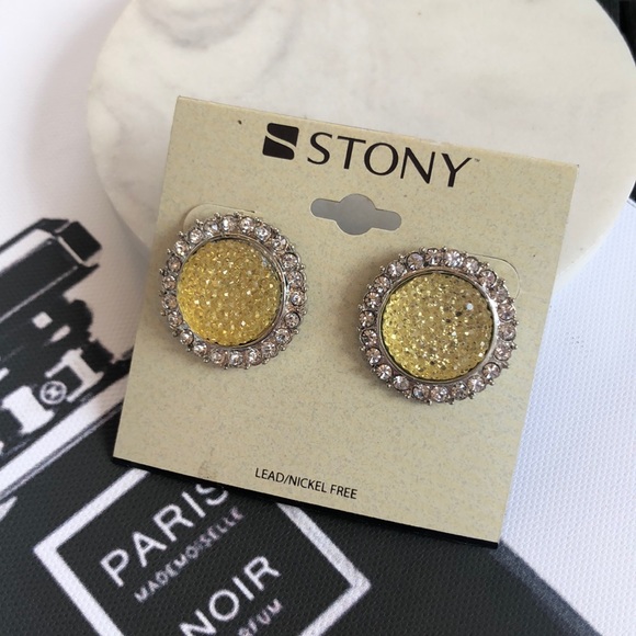 Circle Earrings - Picture 11 of 17